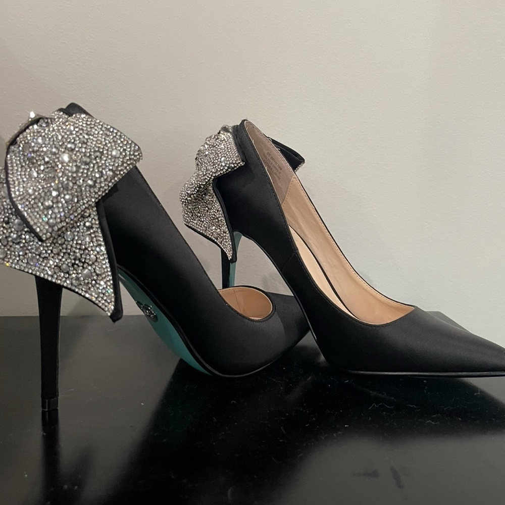 Betsey Johnson Bryn Bow Rhinestone High Heel Pumps Black Size 10